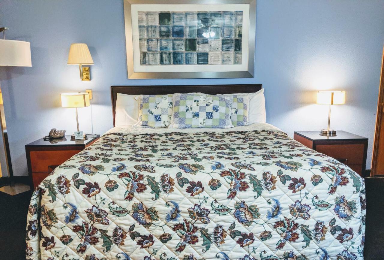 Executive Inn Thomson Екстериор снимка
