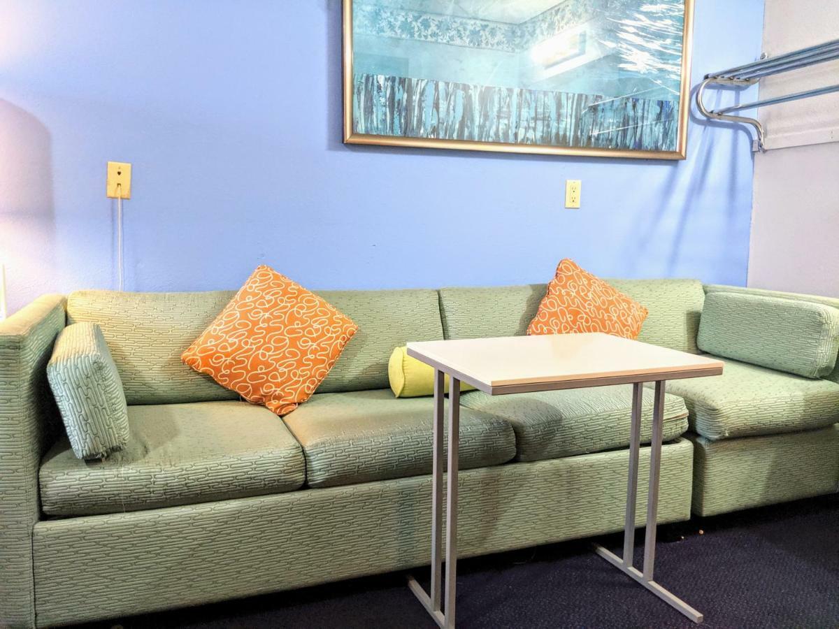Executive Inn Thomson Екстериор снимка